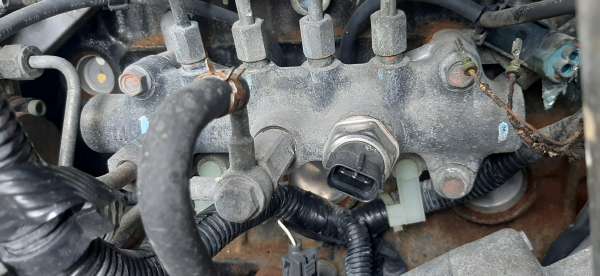 ısuzu dmax  çıkma enjoktor kutuk