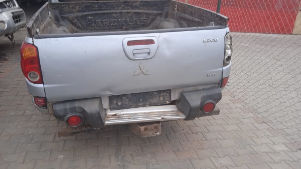 MİTSUBİSHİ L 200 ARKA TAMPON