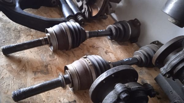 NİSSAN SKYSTAR ÇIKMA AKS MİLİ