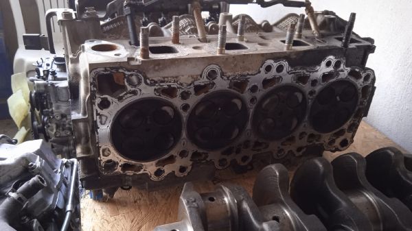 NİSSAN SKYSTAR ÇIKMA SİLİNDİR KAPAĞI